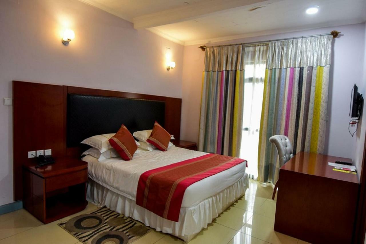 Orient Park Hotel Kigali Exterior foto