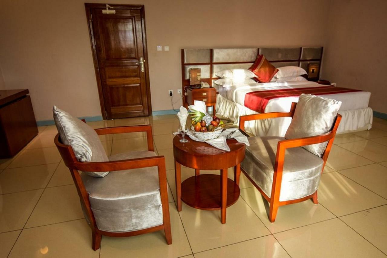 Orient Park Hotel Kigali Exterior foto